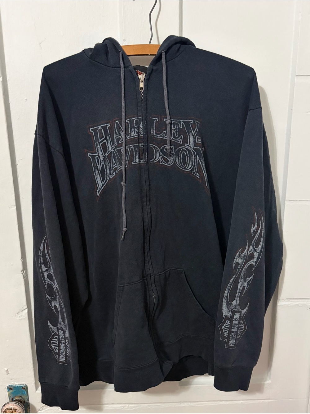 Vintage Harley-Davidson Men's Black Zip-Up Hoodie Sweatshirt